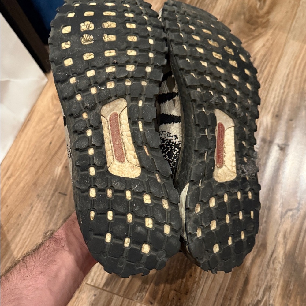 Adidas Black and White Patterned Sneakers - Picture 4 of 4